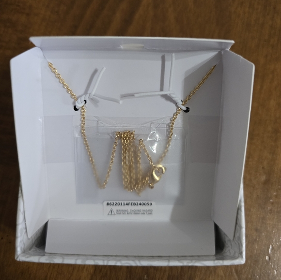 Hello Kitty Rainbow Necklace - Picture 3 of 3